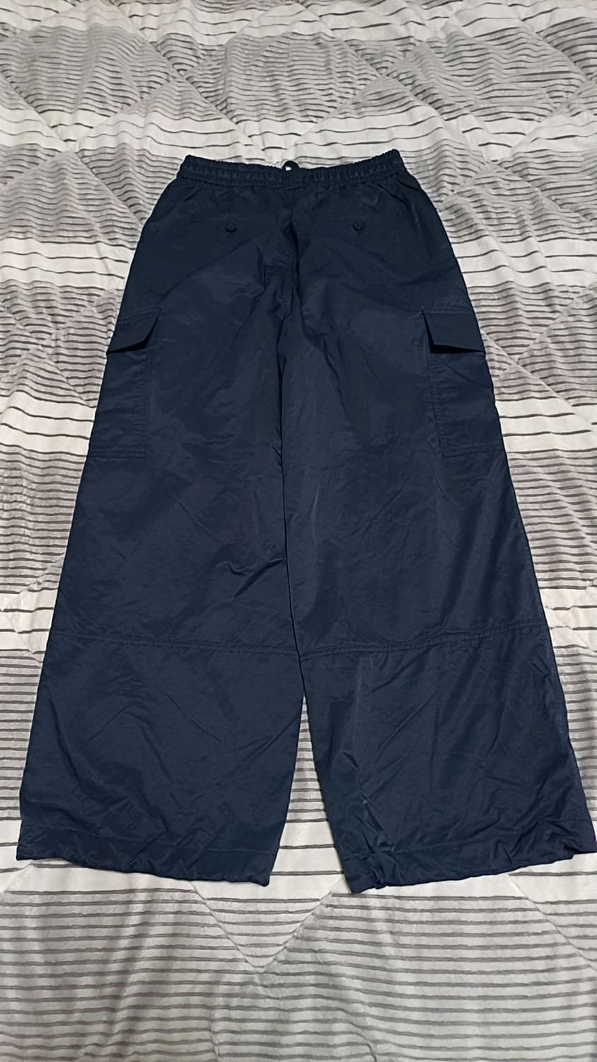 유니클로 JW앤더슨 와이드 나일론카고팬츠 S 기장95 상품이미지5