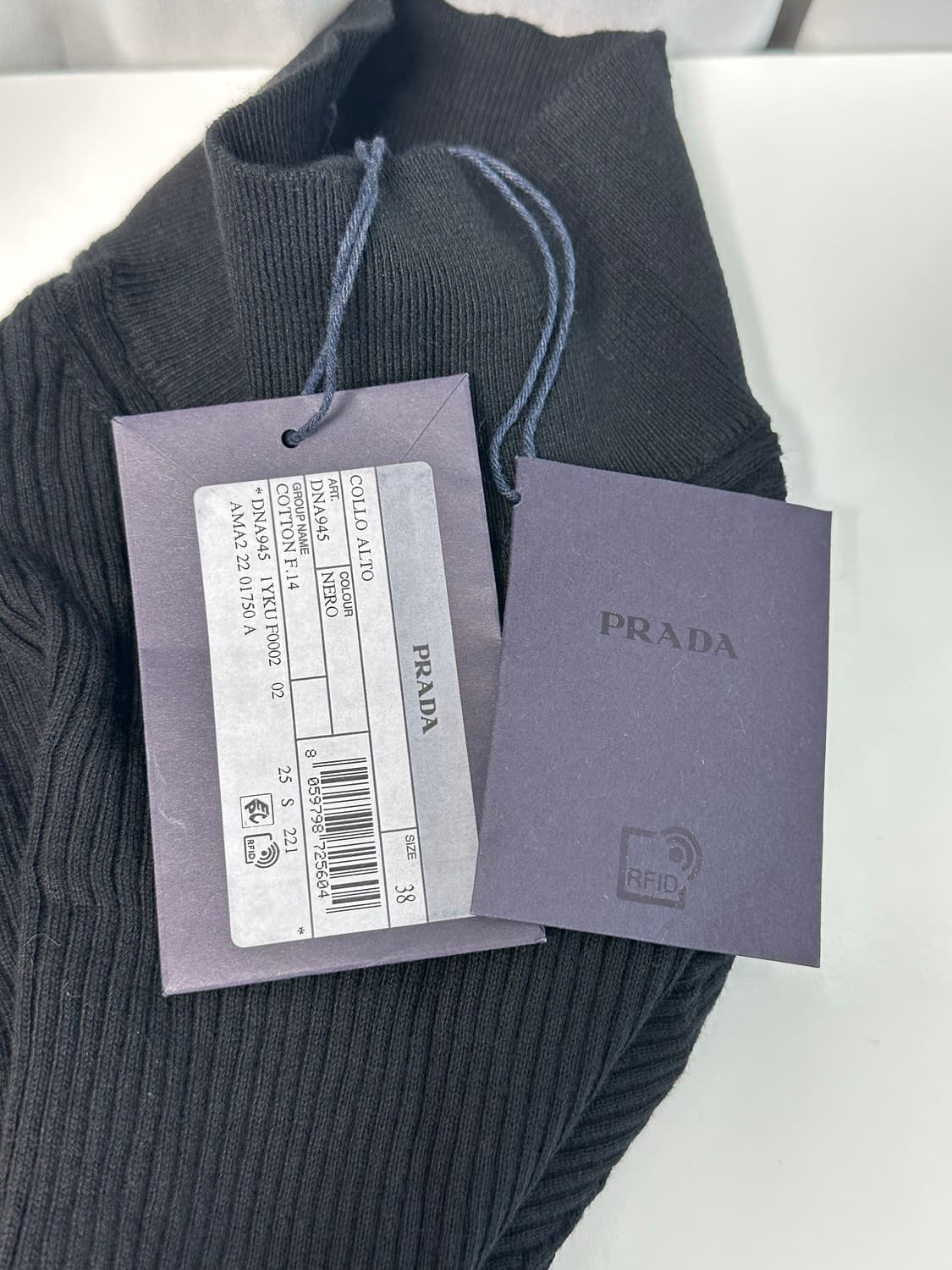 프라다 터틀넥 골지 심플 블랙 니트 상품이미지5