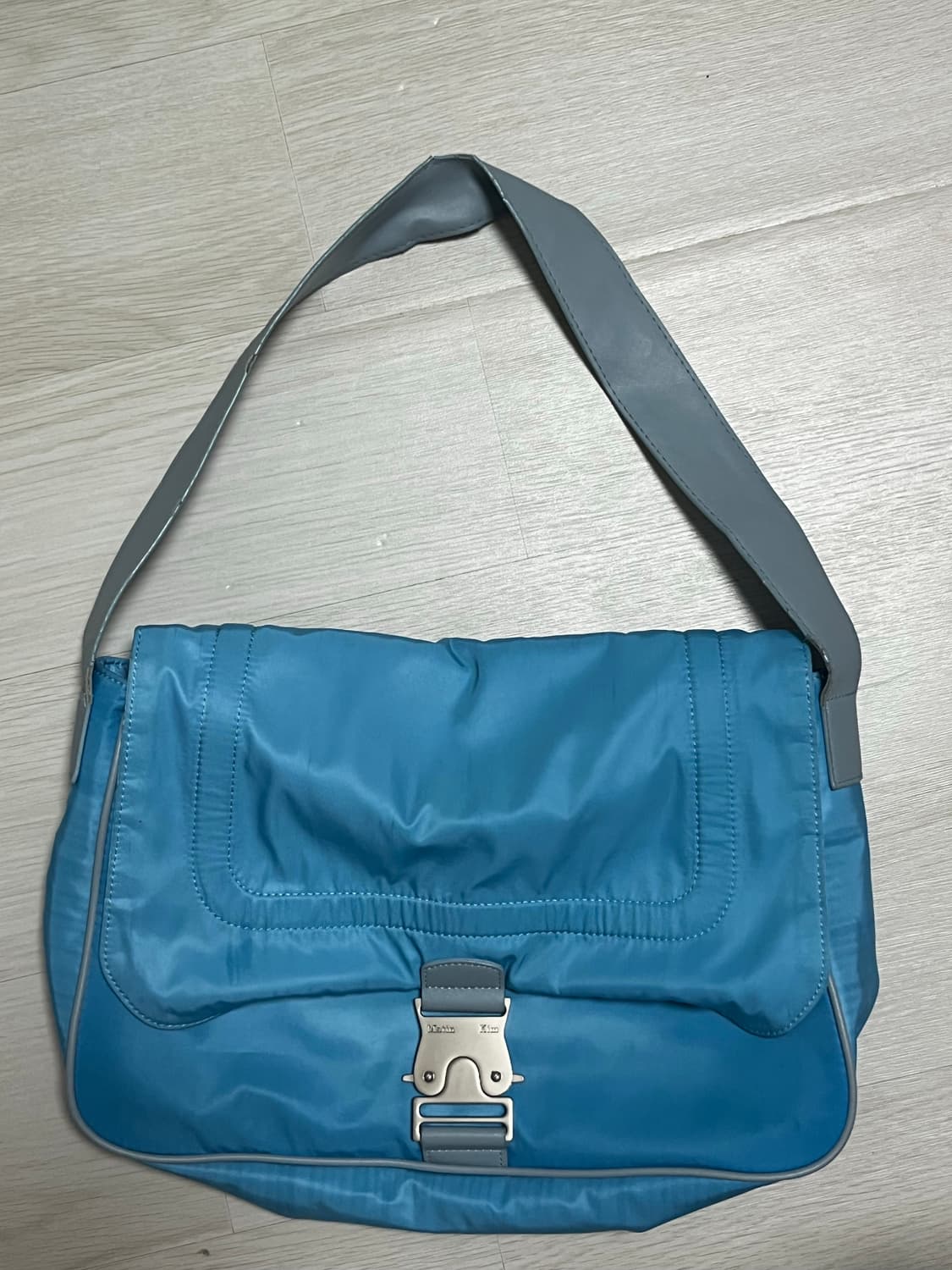 (급처) 마뗑킴 버클 백 블루 상품이미지1