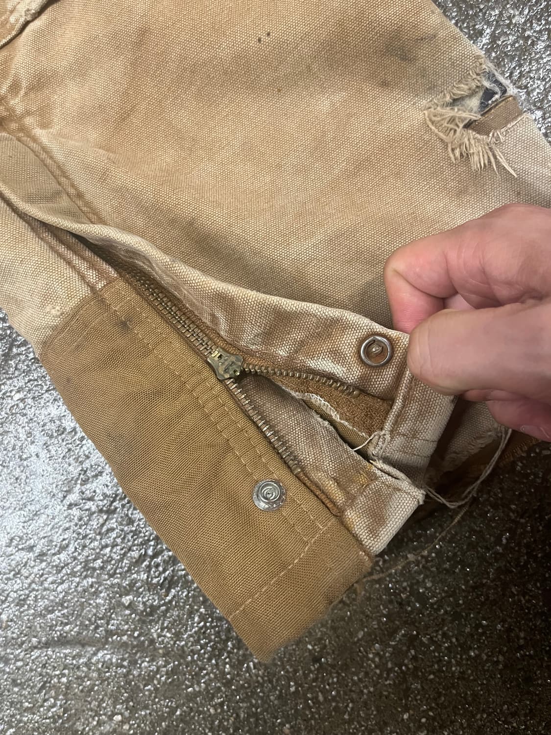 Carhartt 데미지 더블니 워크 팬츠 (33“) 상품이미지4