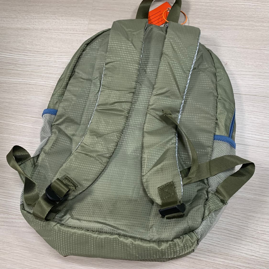 다이소 헬로어텀 접이식 백팩 카키 상품이미지5