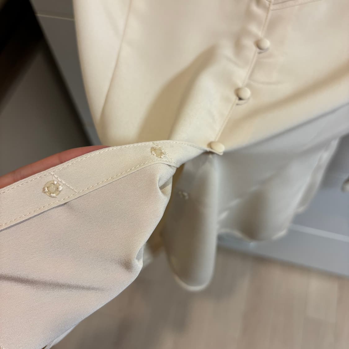 ketty 베이지 실크st 레이스 장식 블라우스 상품이미지7