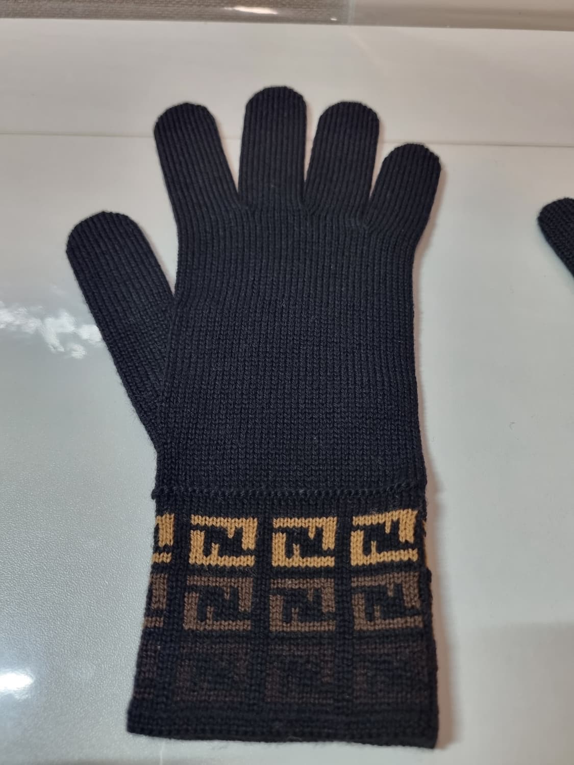 정품 펜디 장갑 상품이미지4