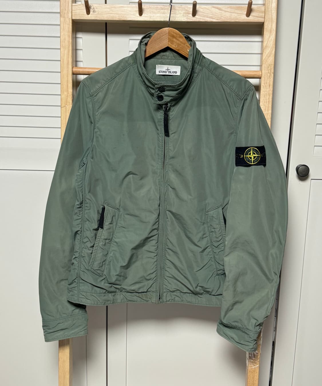 스톤아일랜드 MICRO REPS 카키 바람막이 자켓 상품이미지4