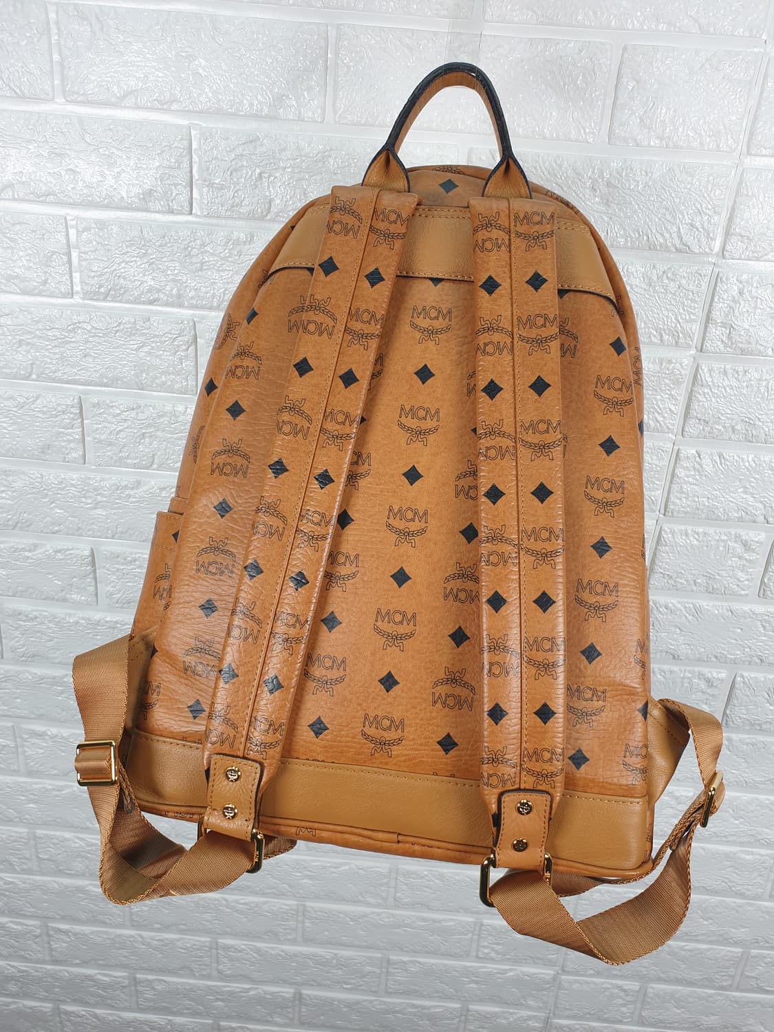 MCM 스타크 미디엄 백팩(MWT5STU04) 상품이미지4