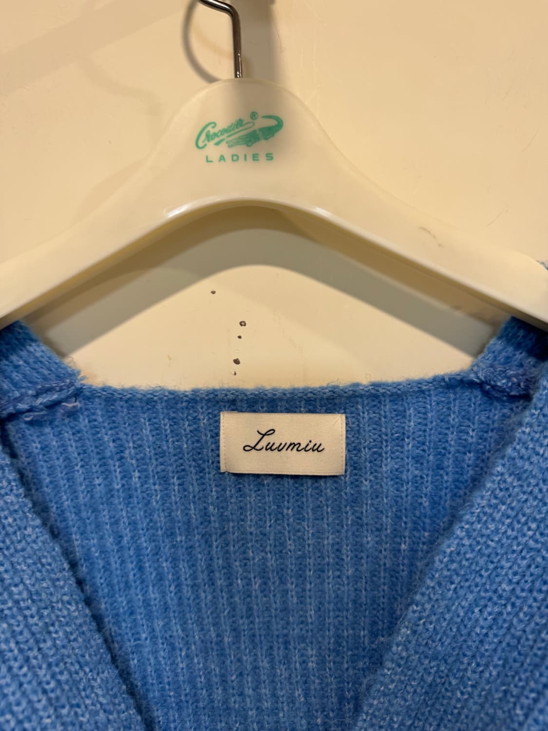 Luvmiu러브미우 꼬임 오프숄더 니트 상품이미지3