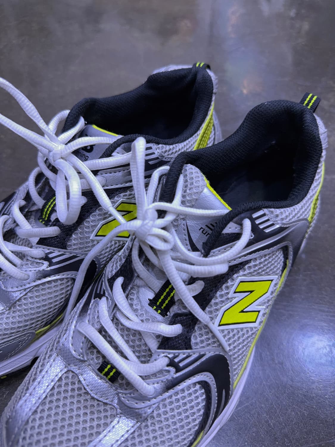 뉴발란스 530 실버옐로우 스니커즈 245 상품이미지4