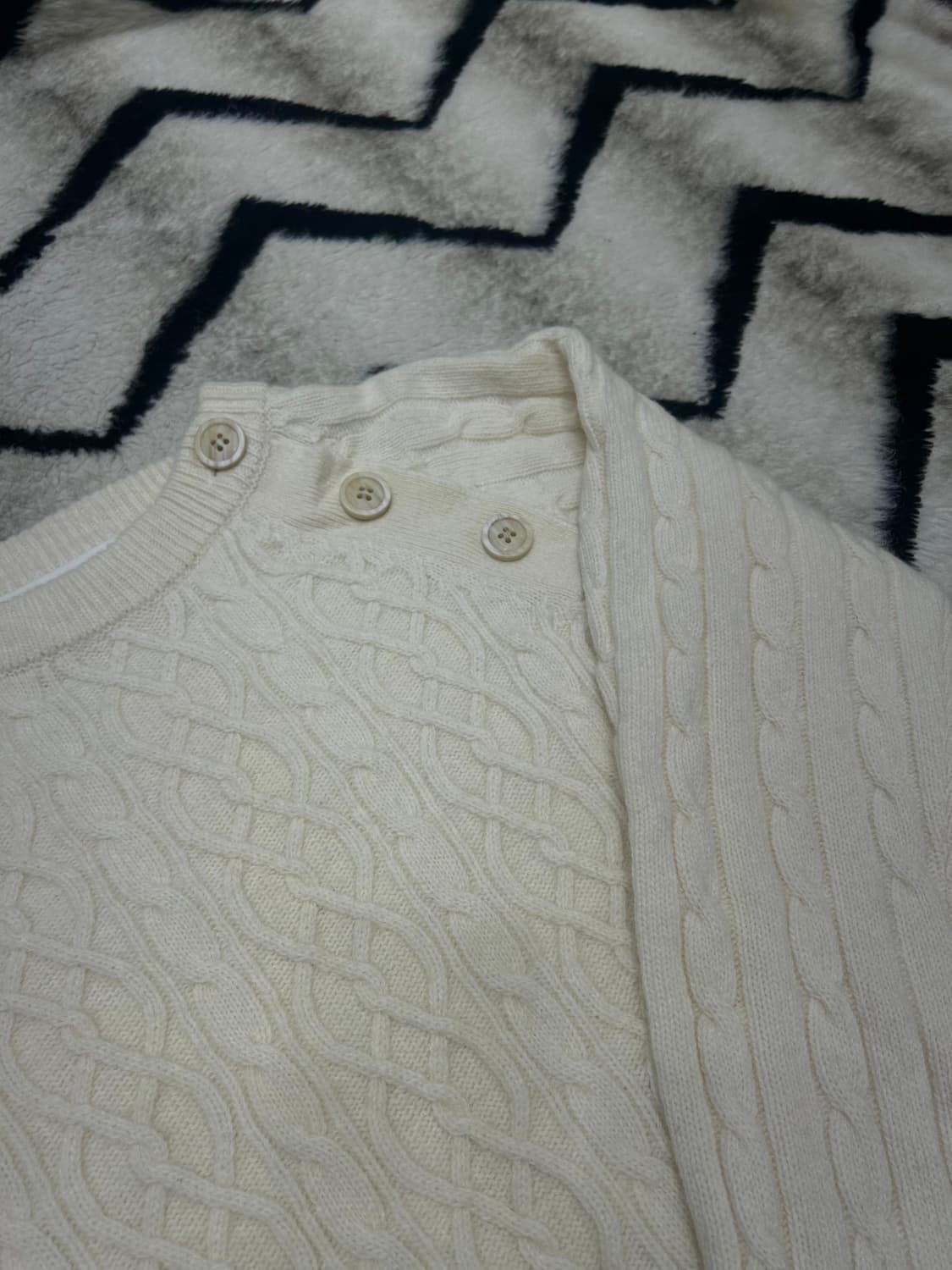 메이비베이비 디어리스트 라운트 크롭 꽈배기니트/아이보리 상품이미지1