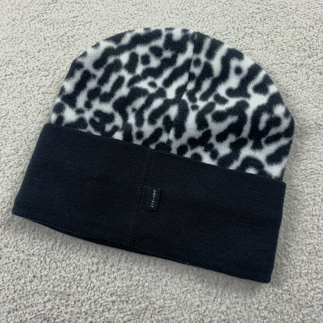 나이키 ACG 자수로고 얼룩말 패턴 플리스 비니 상품이미지3