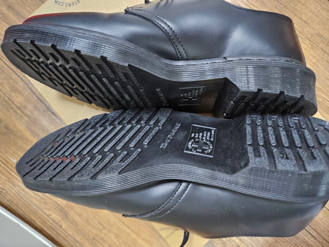 닥터마틴 1461 블랙 260 팝니다 상품이미지5