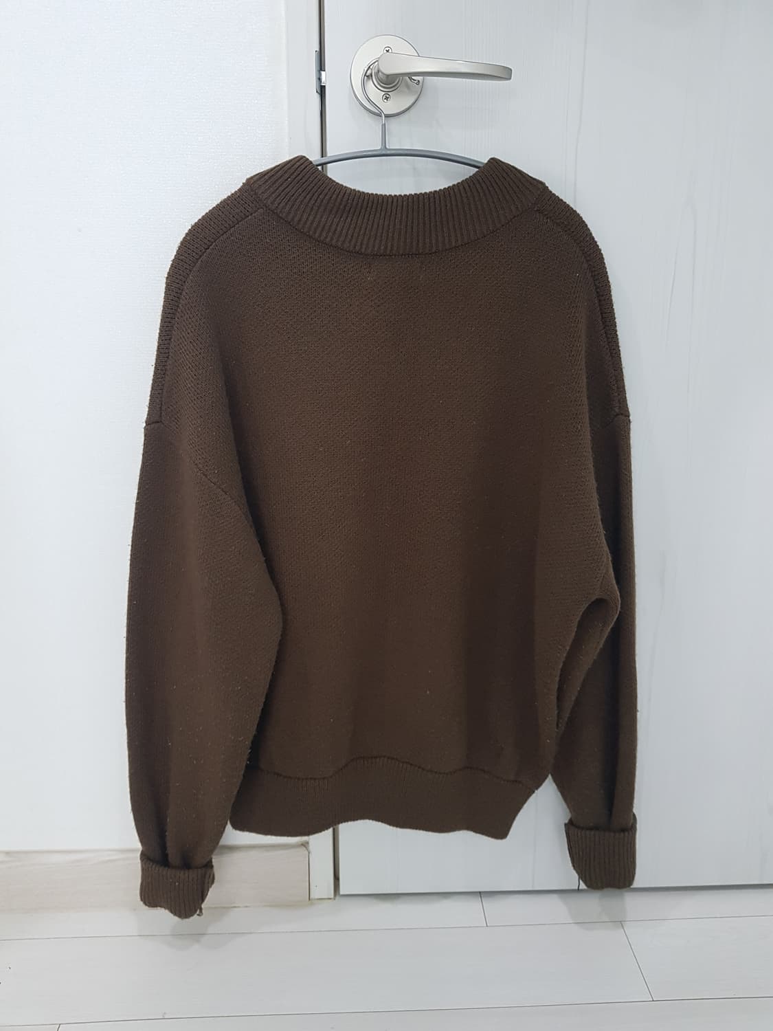 [옷장정리] 브라운 브이넥 니트 스웨터 상품이미지2