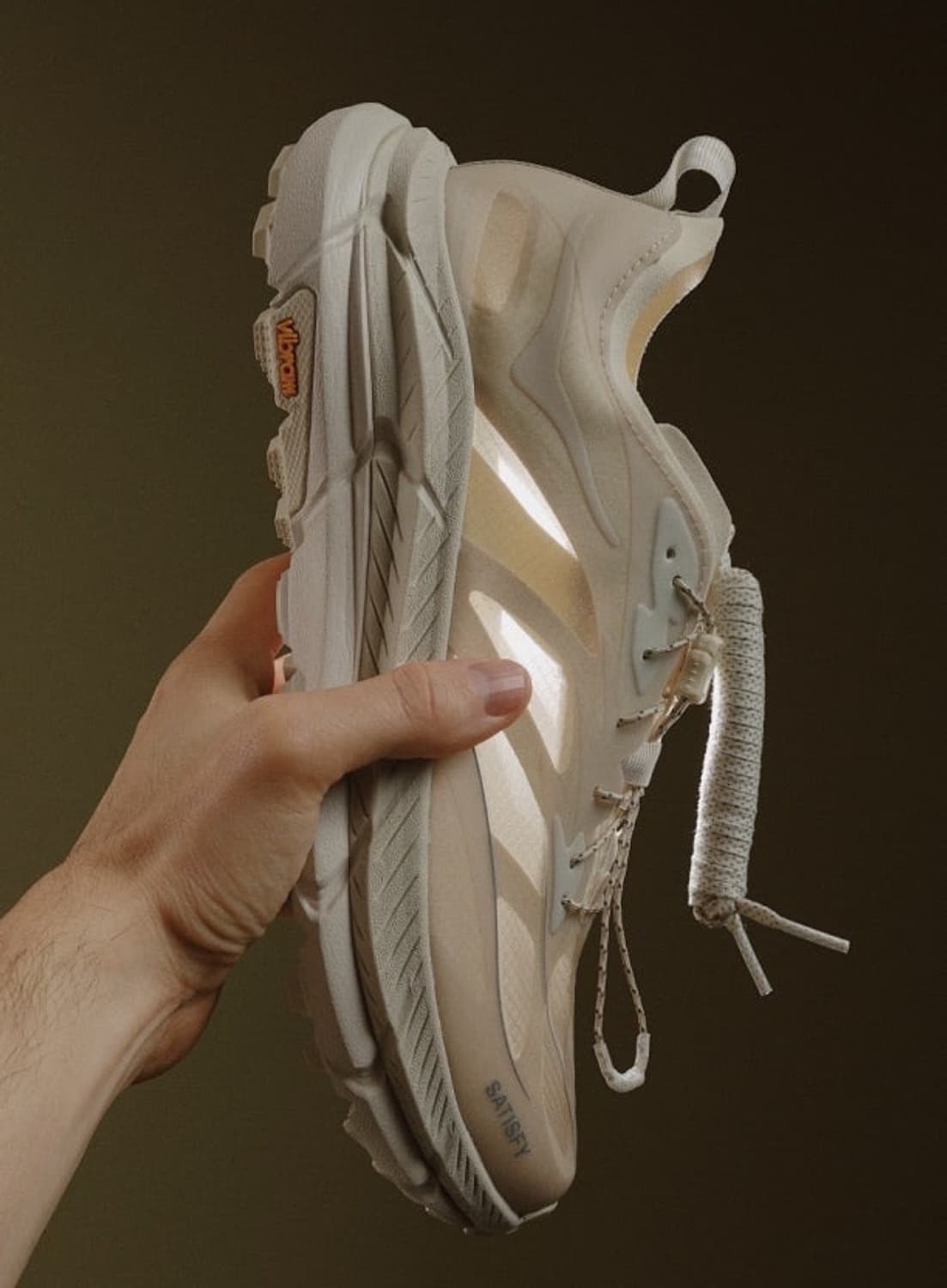 호카 새티스파이 마파테스피드4 라이트 본 판매합니다 상품이미지1