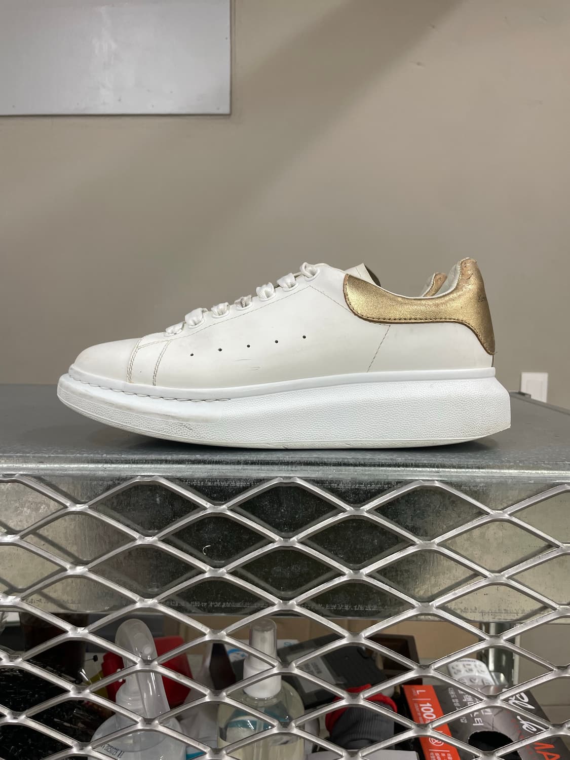 알렉산더 맥퀸 오버솔 스니커즈 화이트 41.5D 상품이미지1