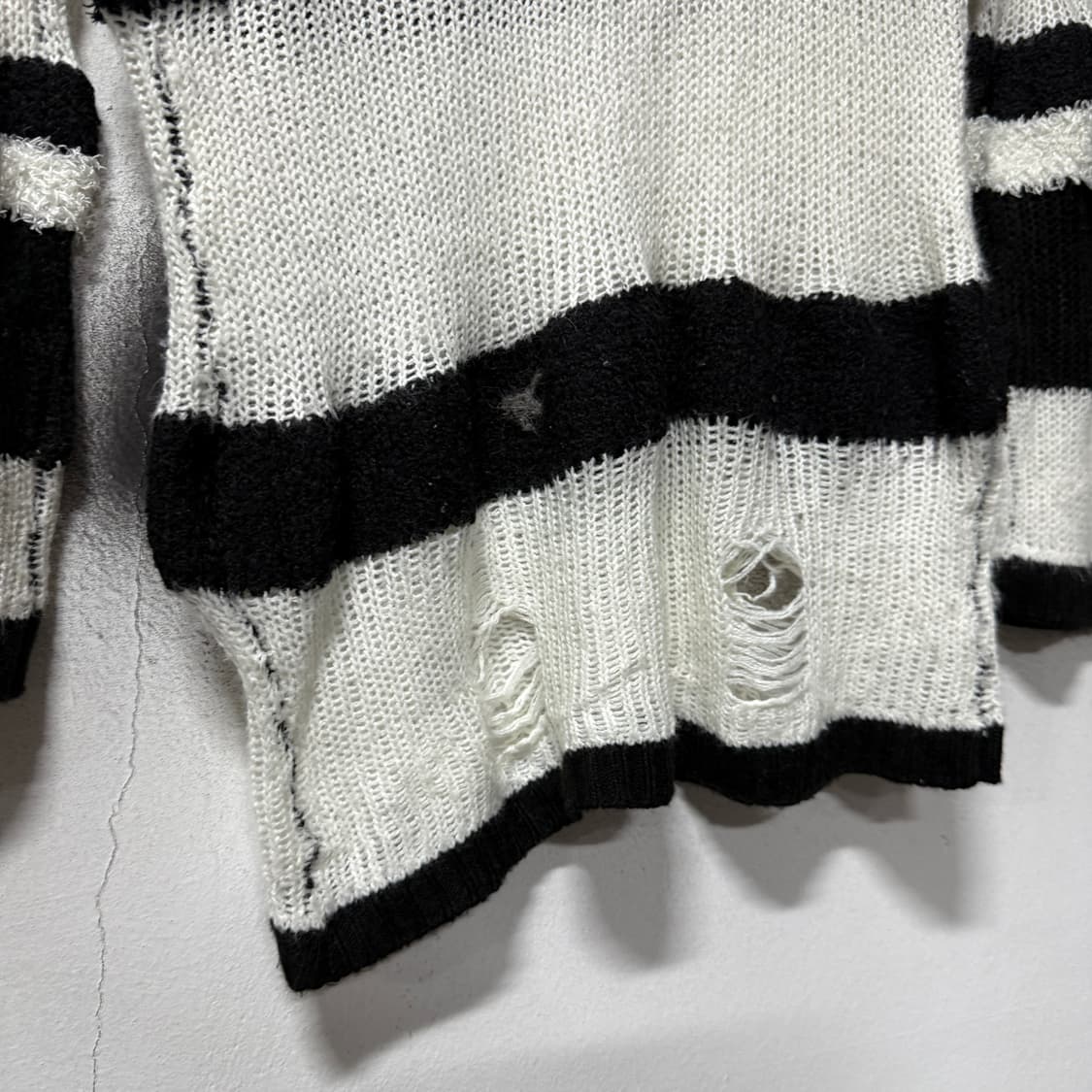 VTG 빈티지 고스펑크 십자가 패턴 데미지 퍼 니트 상품이미지6