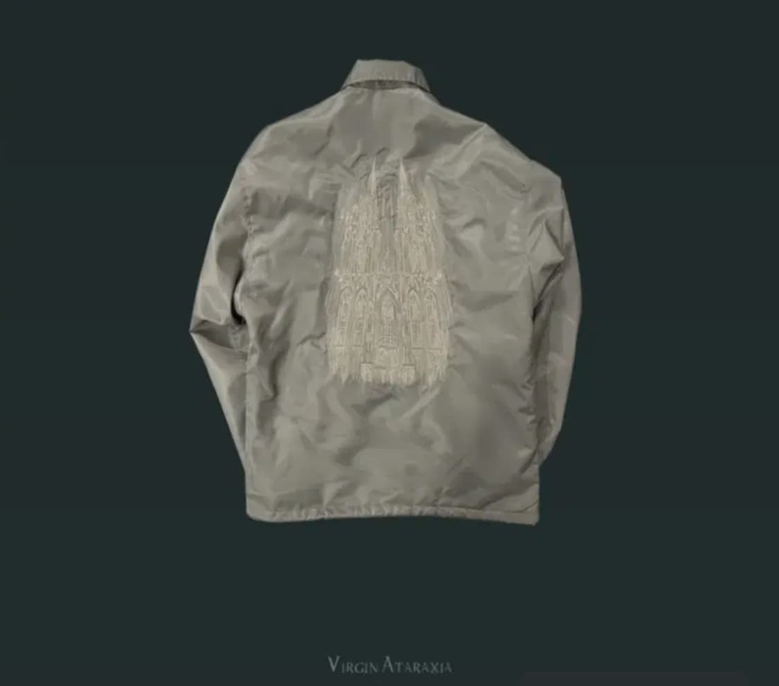 언더마이카 대성당 코치자켓 1사이즈 구매합니다  상품이미지1