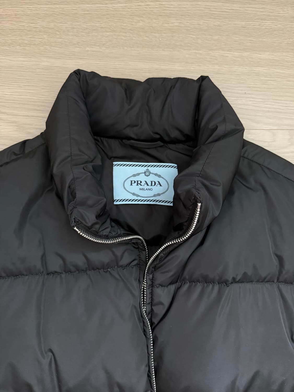 프라다 prada 리나일론 푸퍼자켓(패딩) 42사이즈 상품이미지2