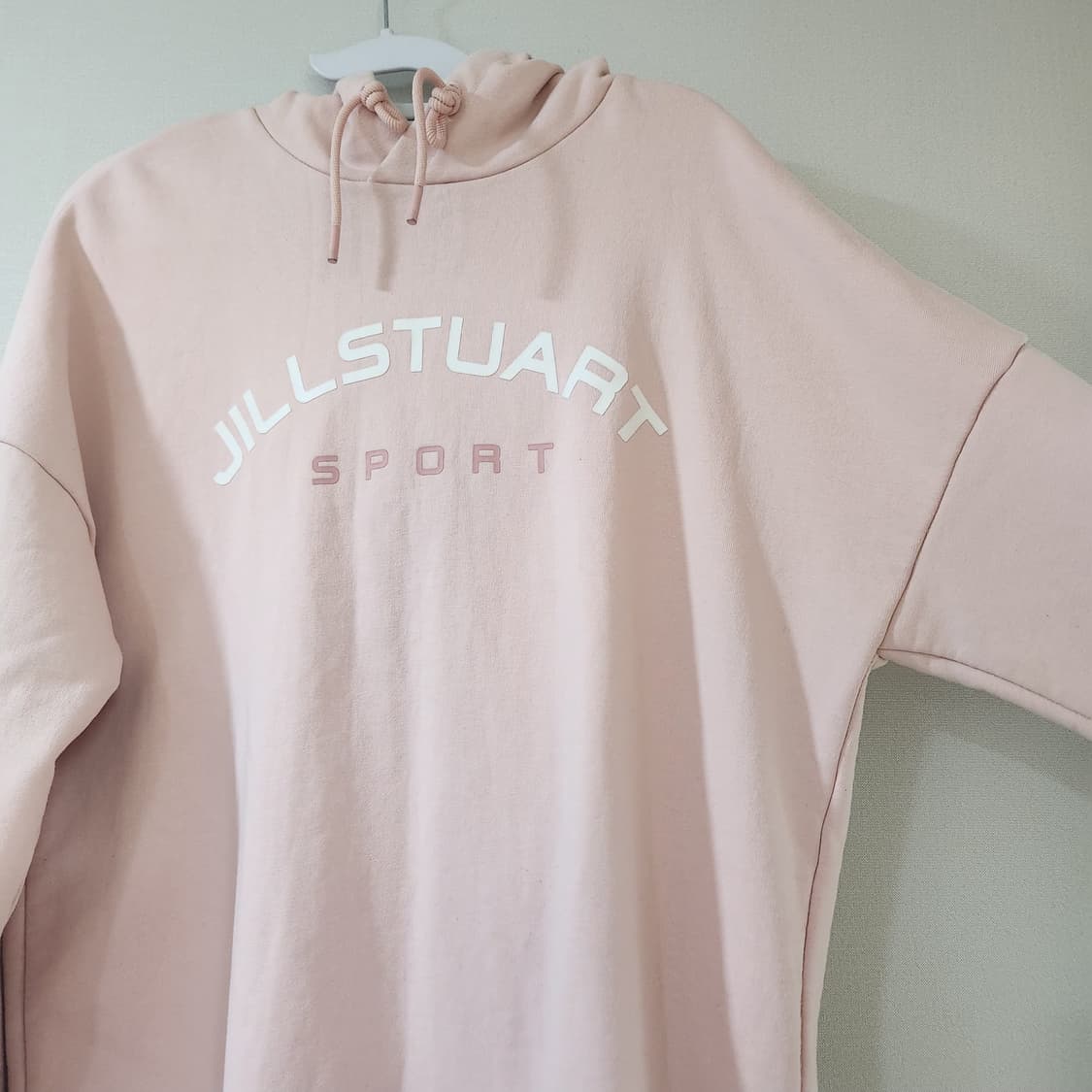 질스튜어트 스포츠 빅로고 후드티 100(L) 상품이미지3