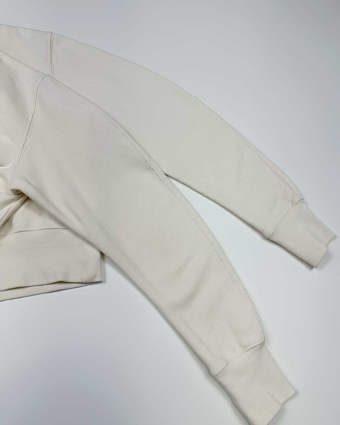 코스 커브드 슬리브 맨투맨 상품이미지3