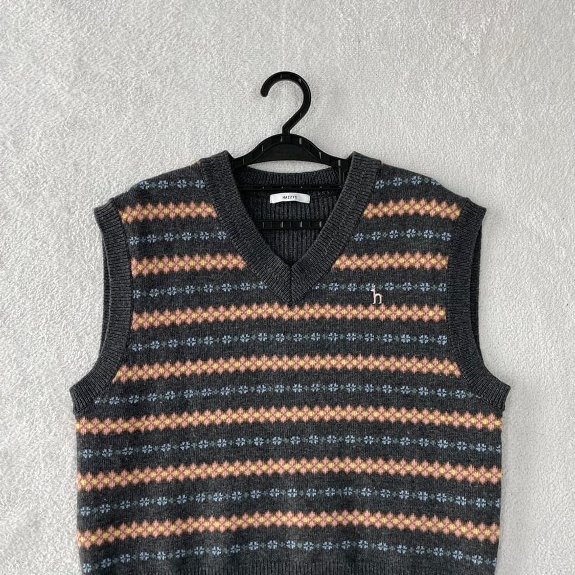 90 헤지스 레이디스 페어아일 2023 니트조끼 베스트 상품이미지2