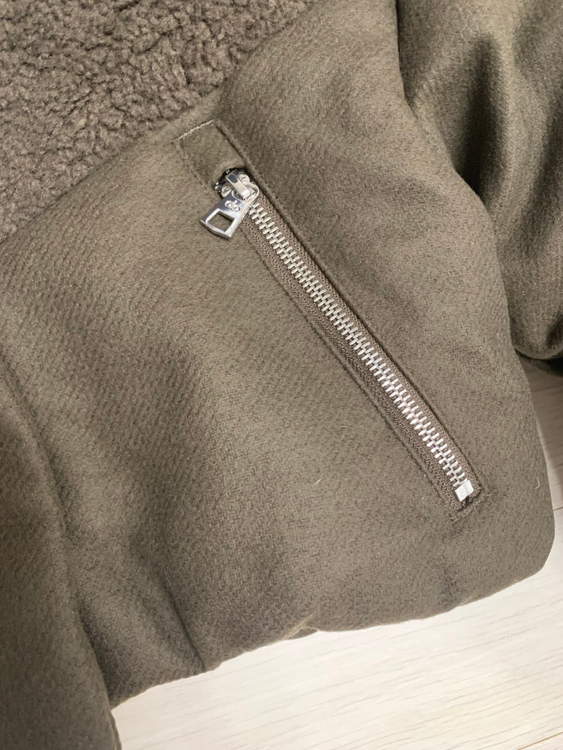 알로 요가 크롭 푸퍼 자켓 상품이미지5