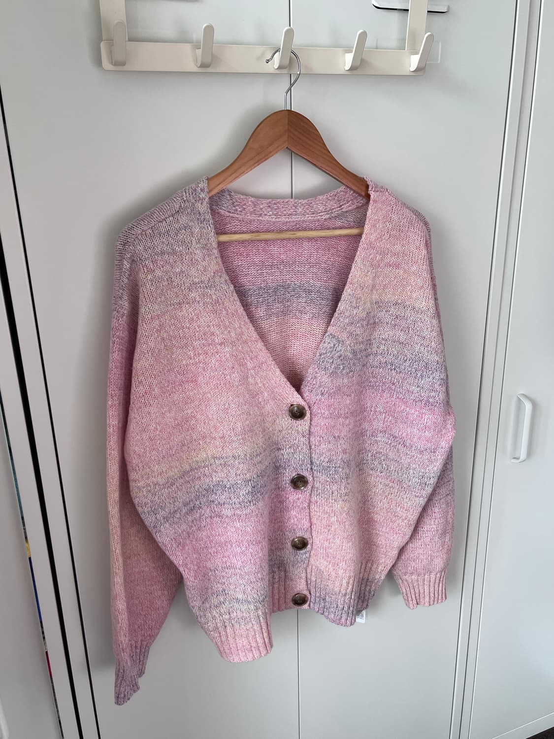 Kutir 무지개 그라데이션 브이넥 가디건 상품이미지3