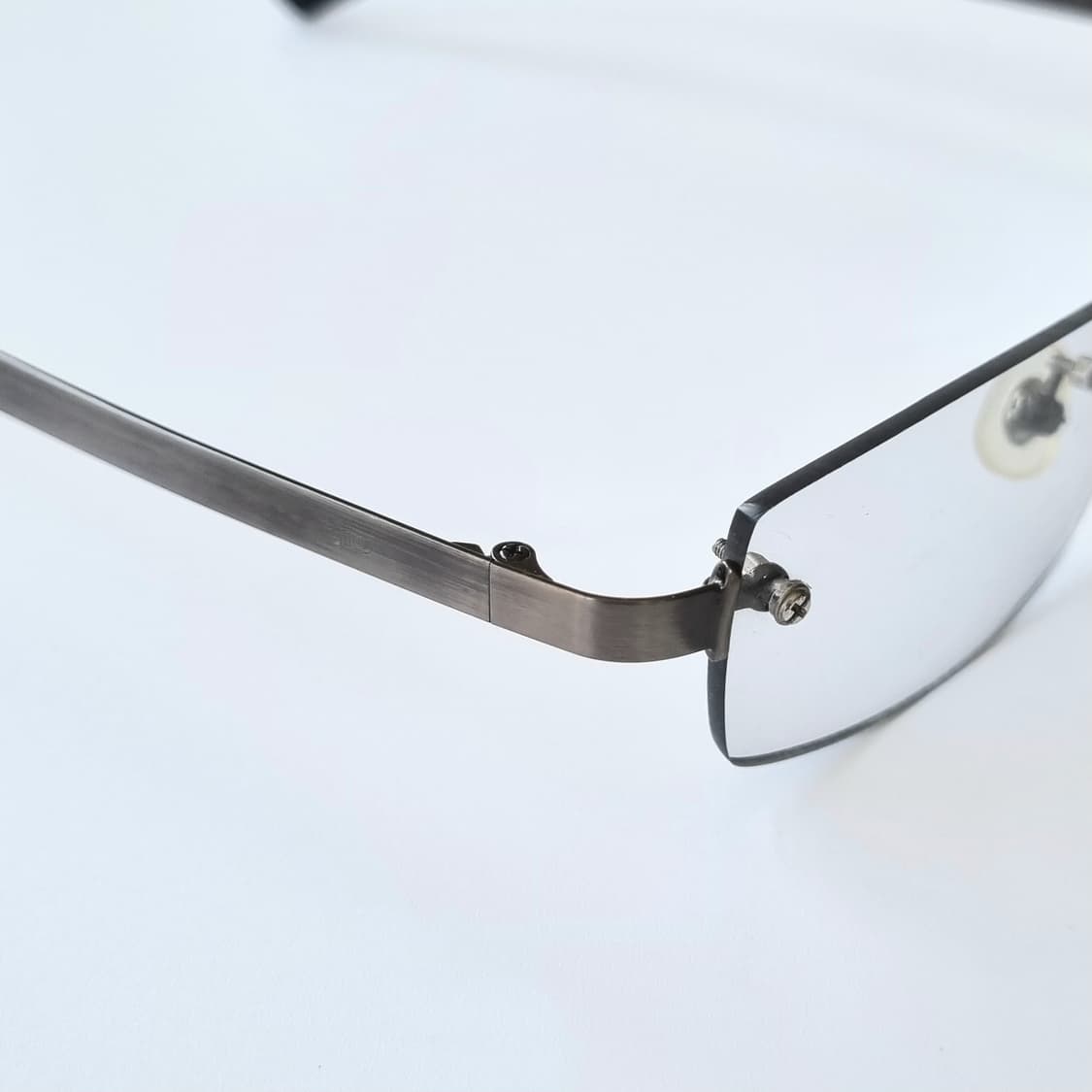 데드스탁 초경량 클래식 직사각형 무테 안경테 646 상품이미지6