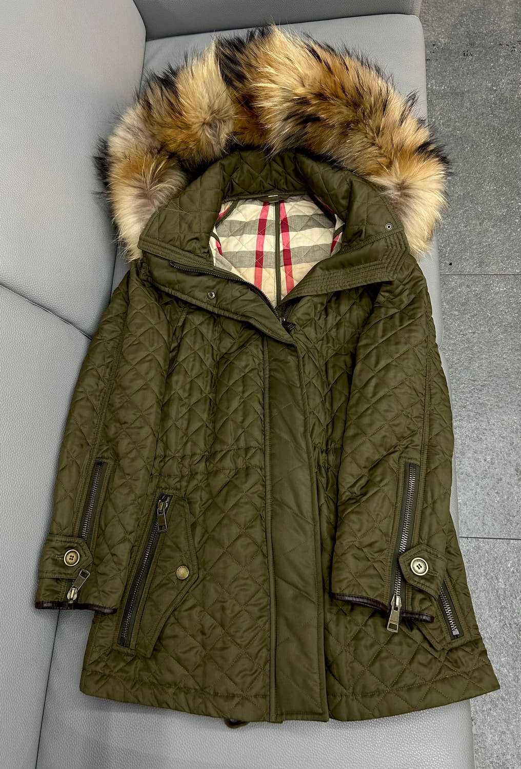 버버리 천연퍼 후드 퀼팅 자켓(XS/44~55) 상품이미지2