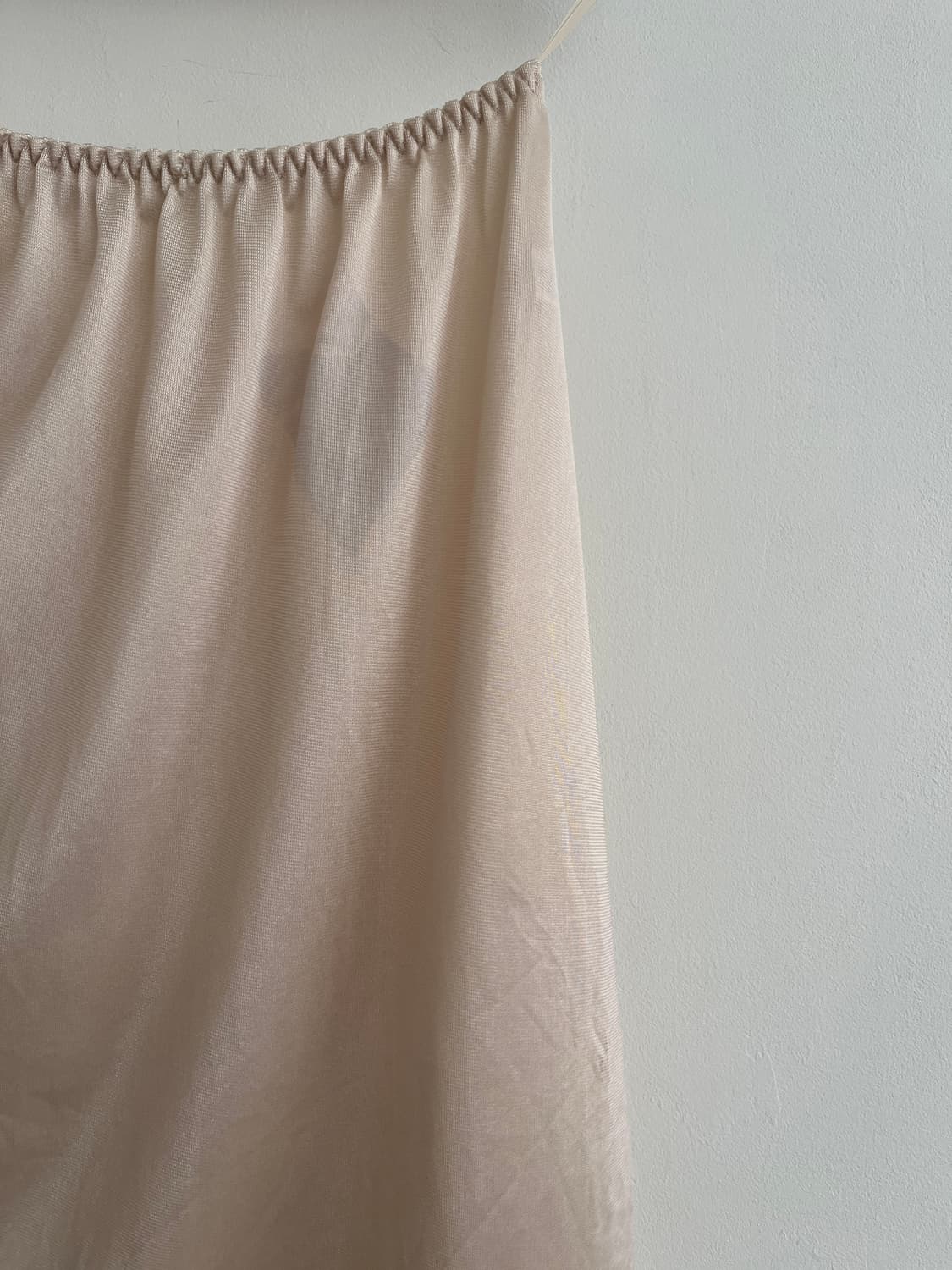 Beige slip skirt 상품이미지2