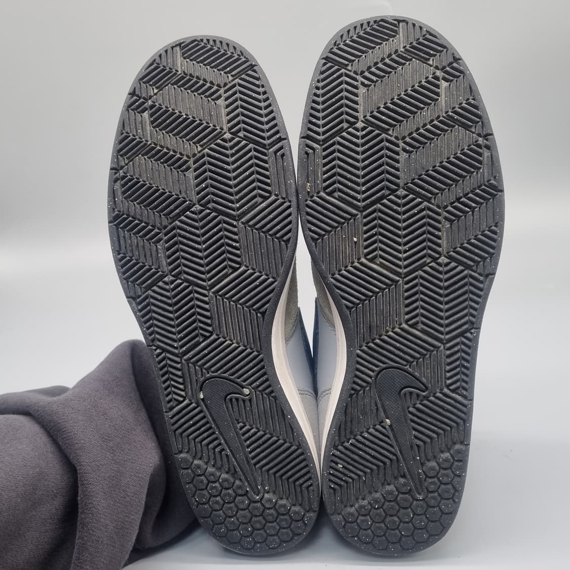 나이키 Sb 포커스 스웨이드 남성스니커즈285 상품이미지3