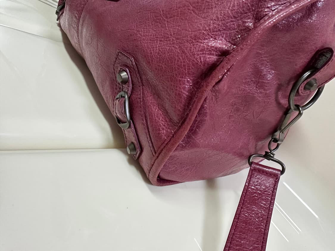 [A 정품] 발렌시아가 시티 모터백 트위기 버건디 상품이미지4