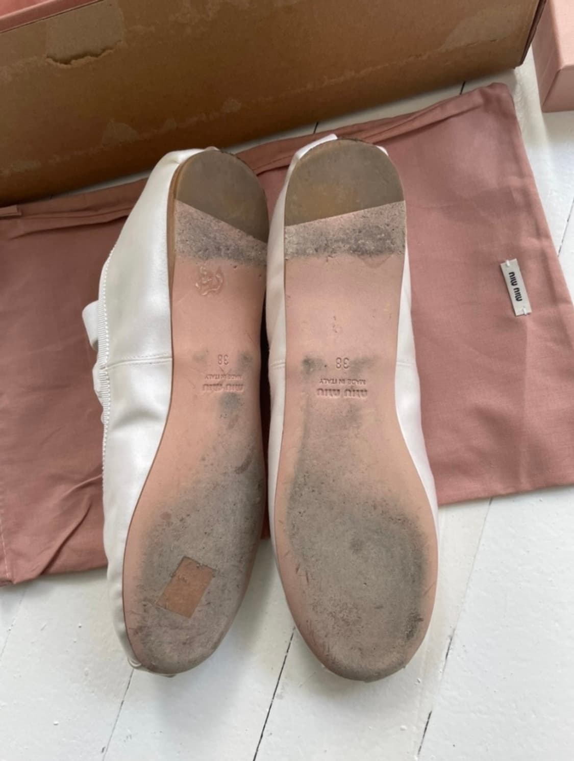 미우미우 발레리나 플랫 새틴 화이트 38 상품이미지4