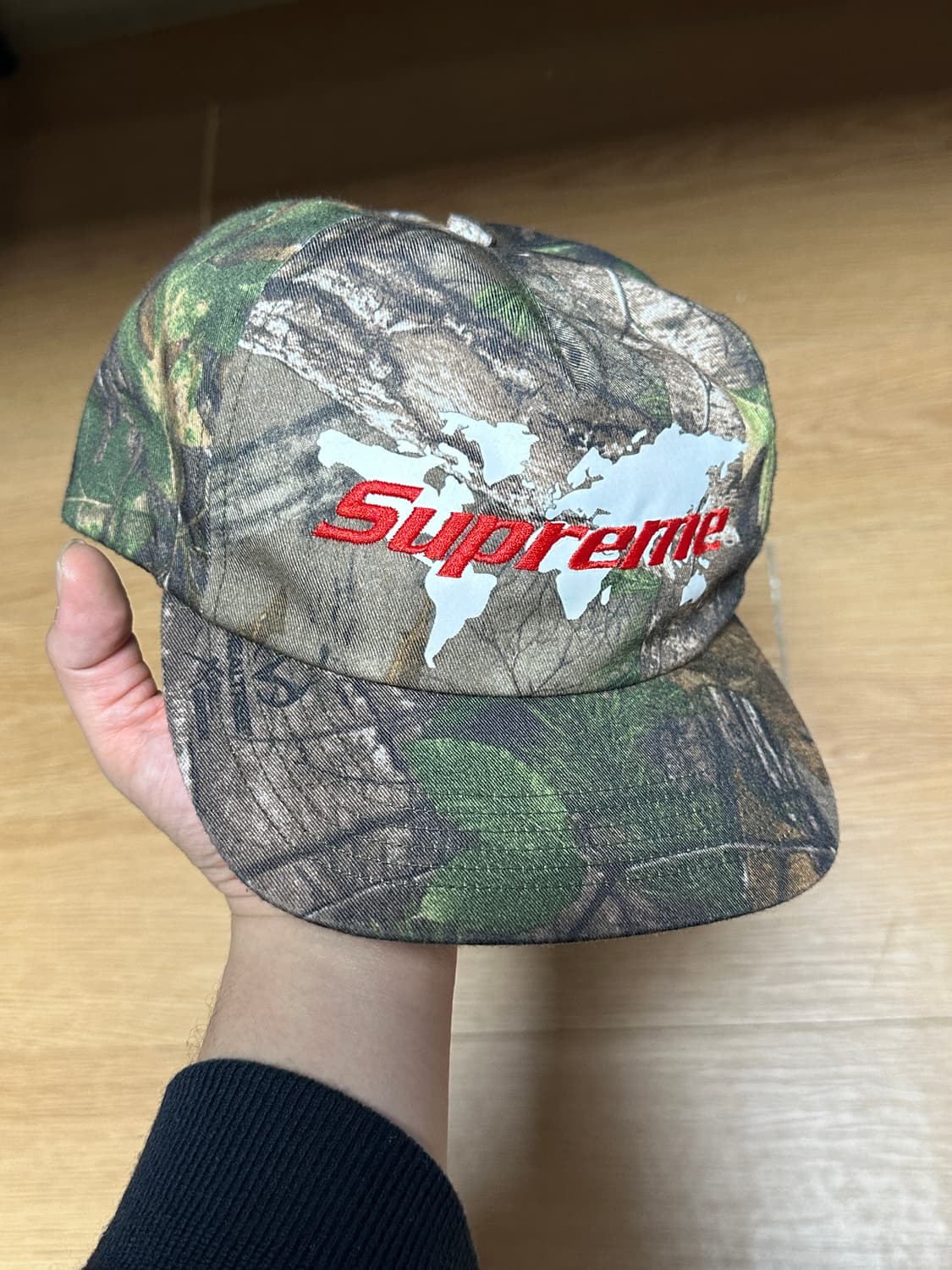 슈프림 월드 리얼트리 캠프캡 상품이미지1