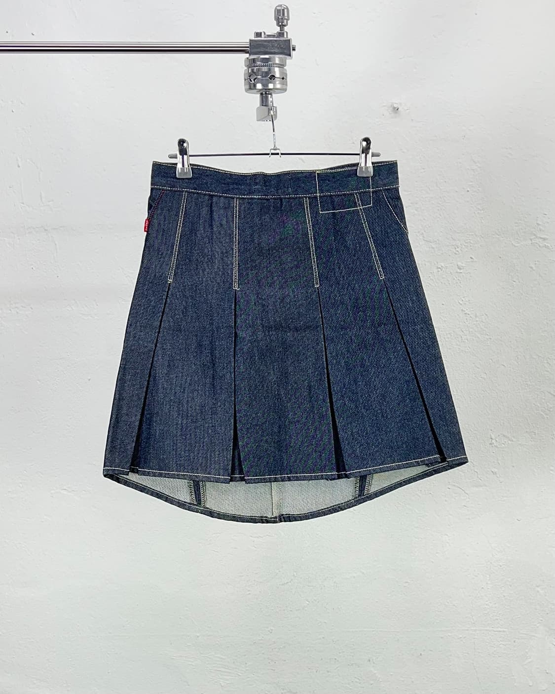 리바이스 엔지니어드 플리츠 데님 미디 스커트 상품이미지6