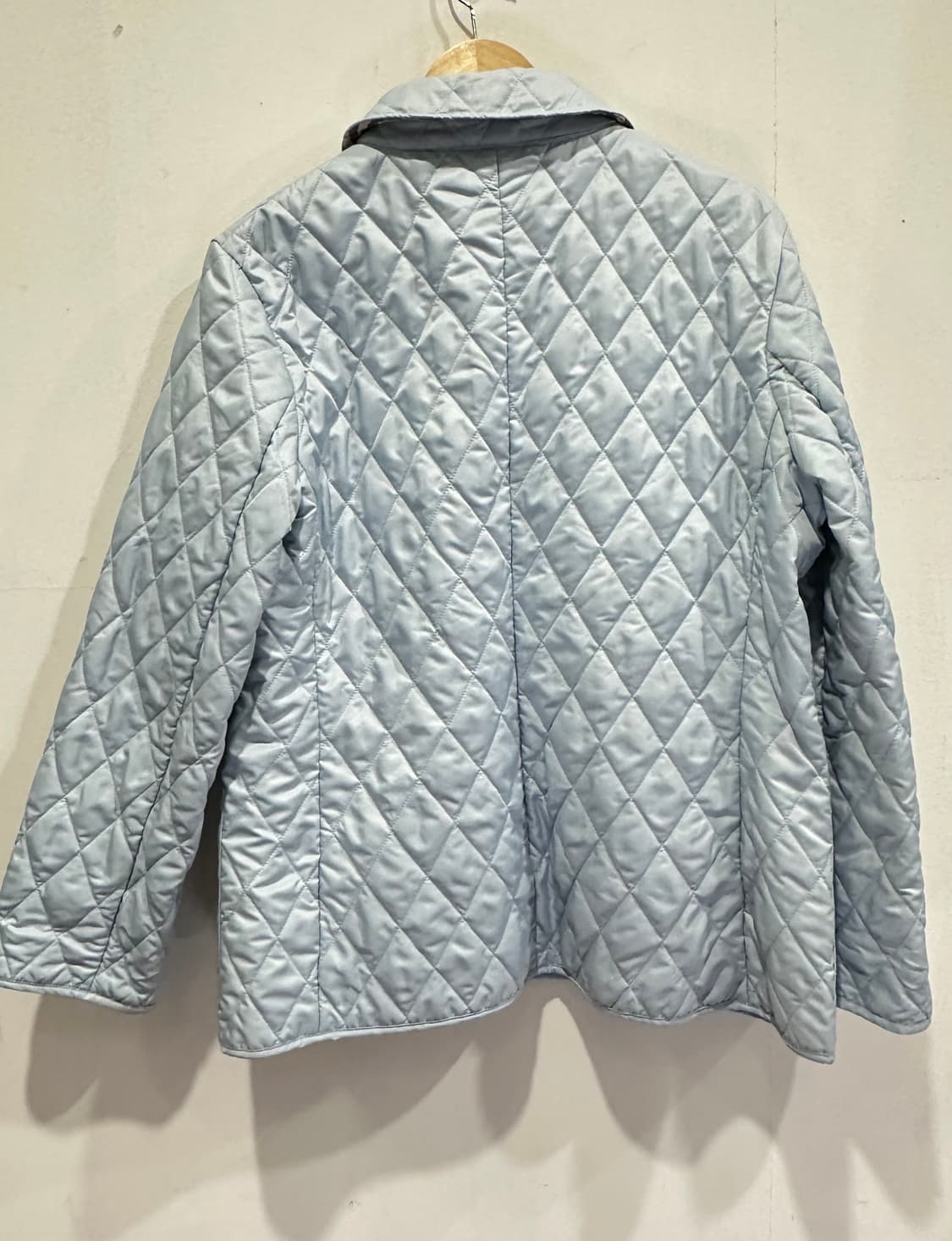 버버리 브릿 하늘색 퀼팅 자켓 L 정품 상품이미지2