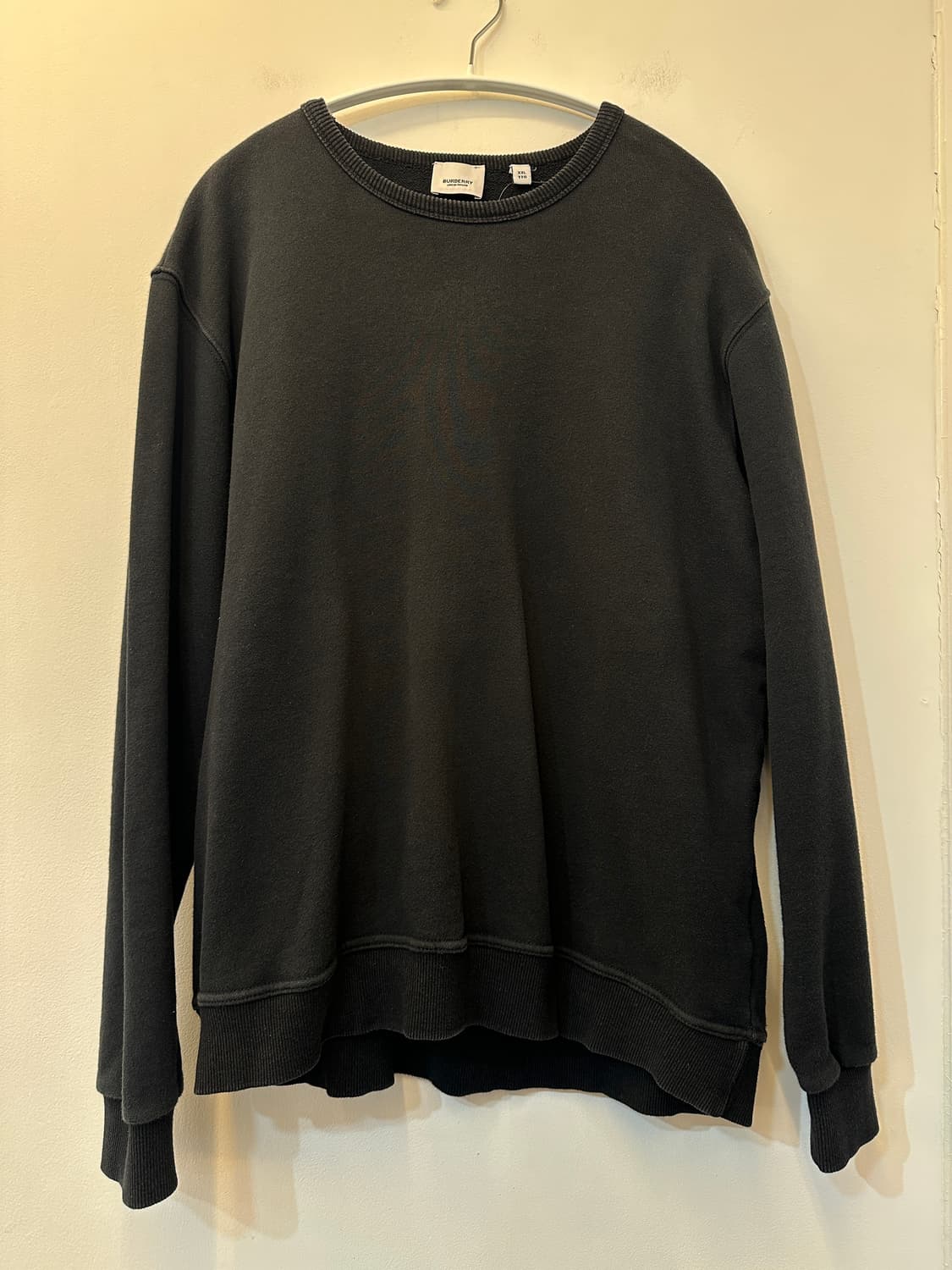 XXL) 버버리 백 프린팅 지퍼 블랙 맨투맨 상품이미지2