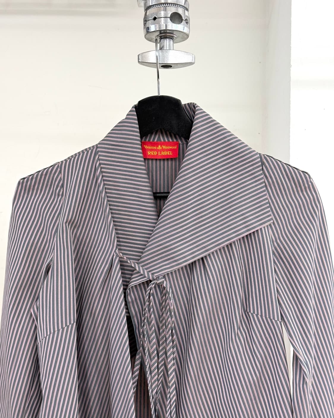 비비안 웨스트우드 레드라벨 스트라이프 코튼 타이 셔츠 상품이미지2