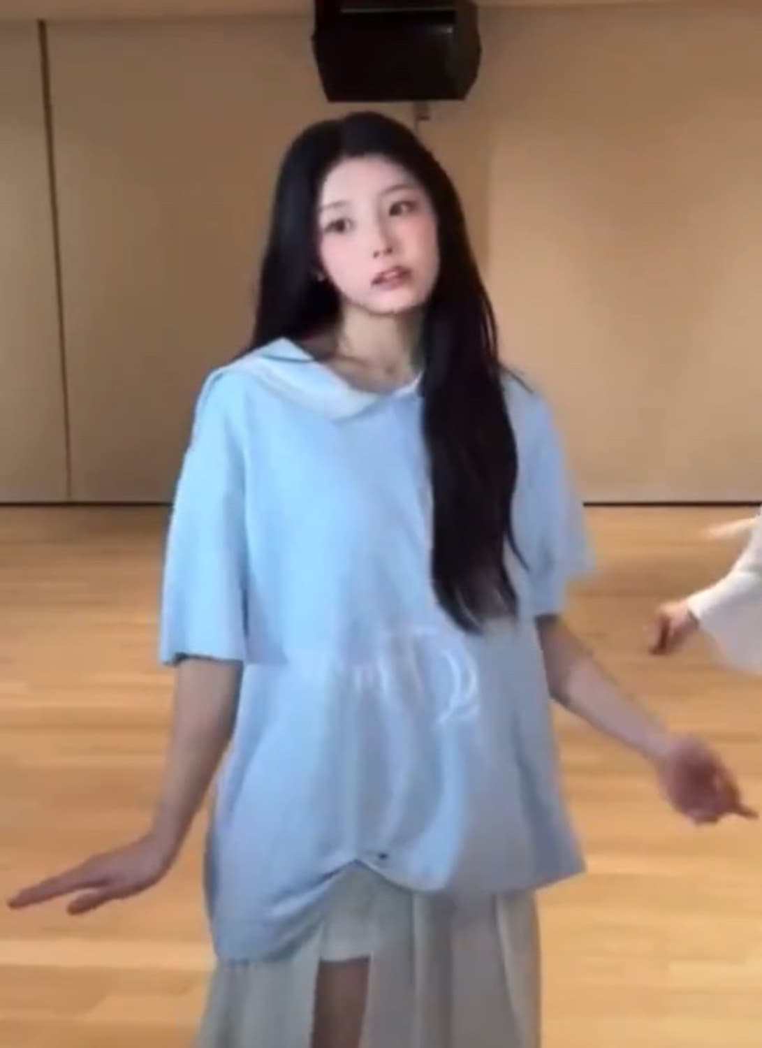 원희 착용 sailor collar mesh loose top 상품이미지3