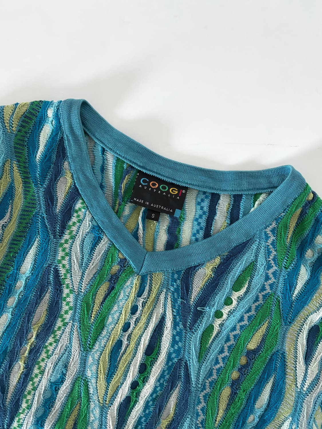 COOGI 쿠지 오스트레일리아 멀티컬러 3D 케이블 니트 브이넥 숏 슬리 상품이미지4
