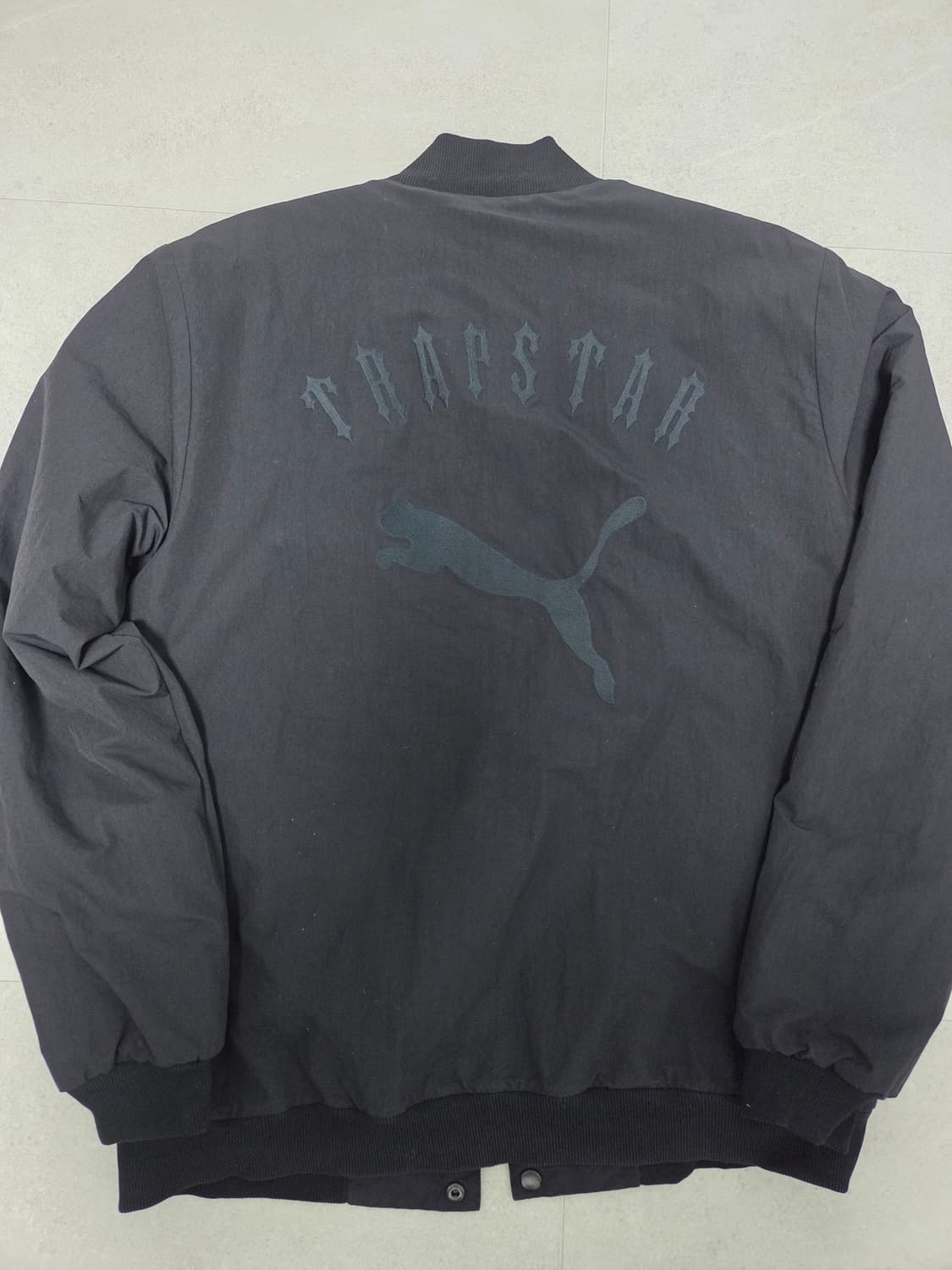 푸마와 트랩스타(Trapstar) 콜라보 봄버자켓 상품이미지3