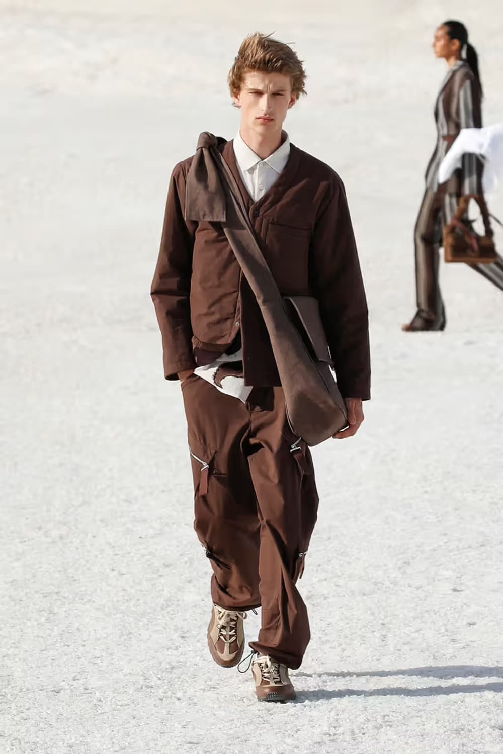 자크뮈스 나이키 에어 휴마라 LX  상품이미지2