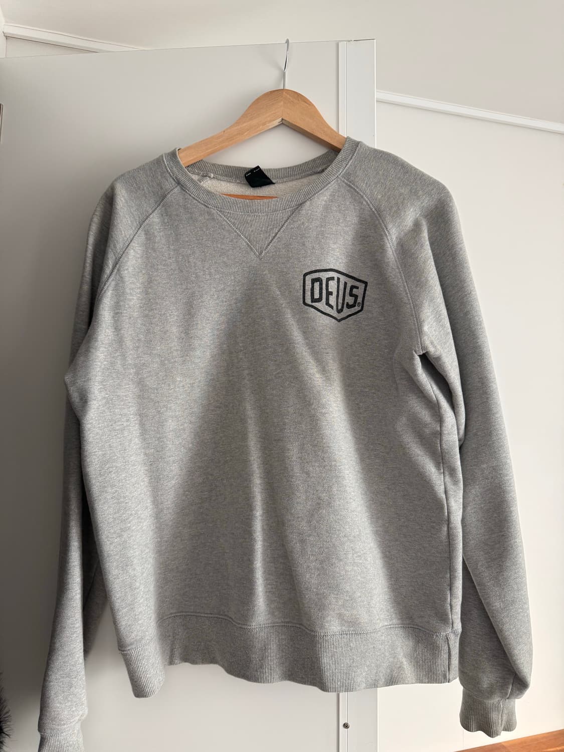 데우스 그레이 맨투맨m 상품이미지1