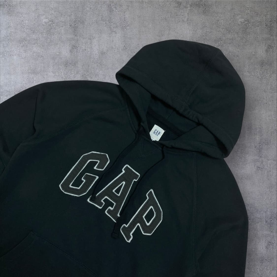 GAP 스펠아웃 빅로고 블랙 후드티 상품이미지2
