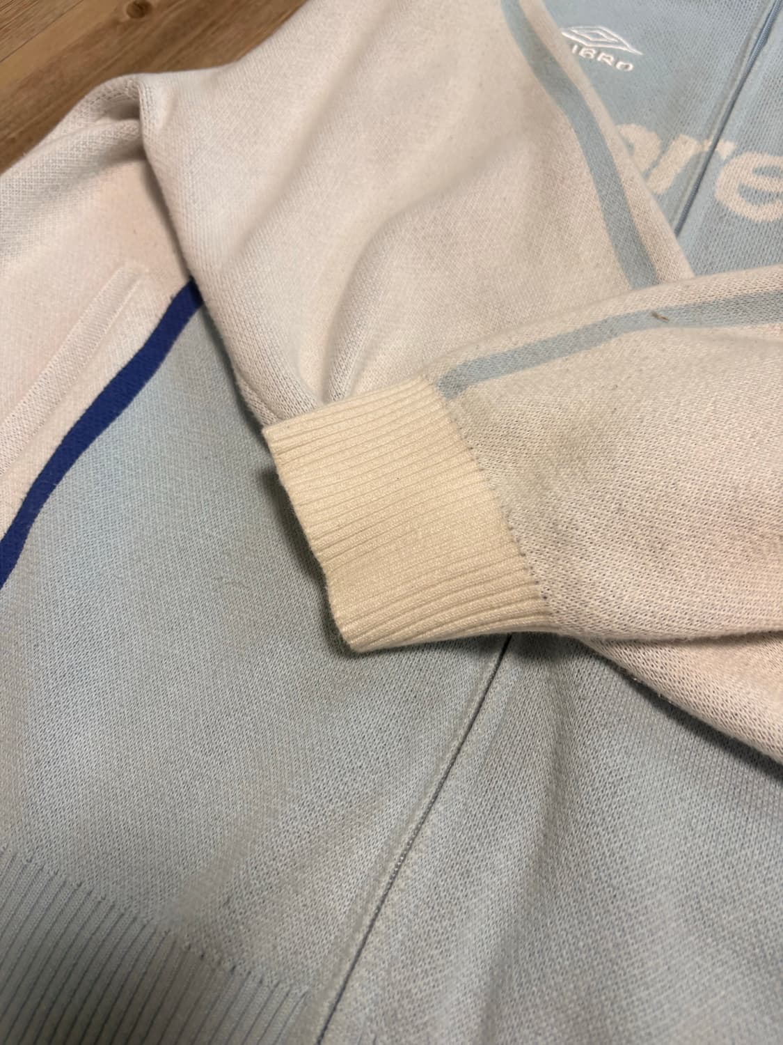 슈프림 x 엄브로 집업 스웨터 라이트 블루  상품이미지5