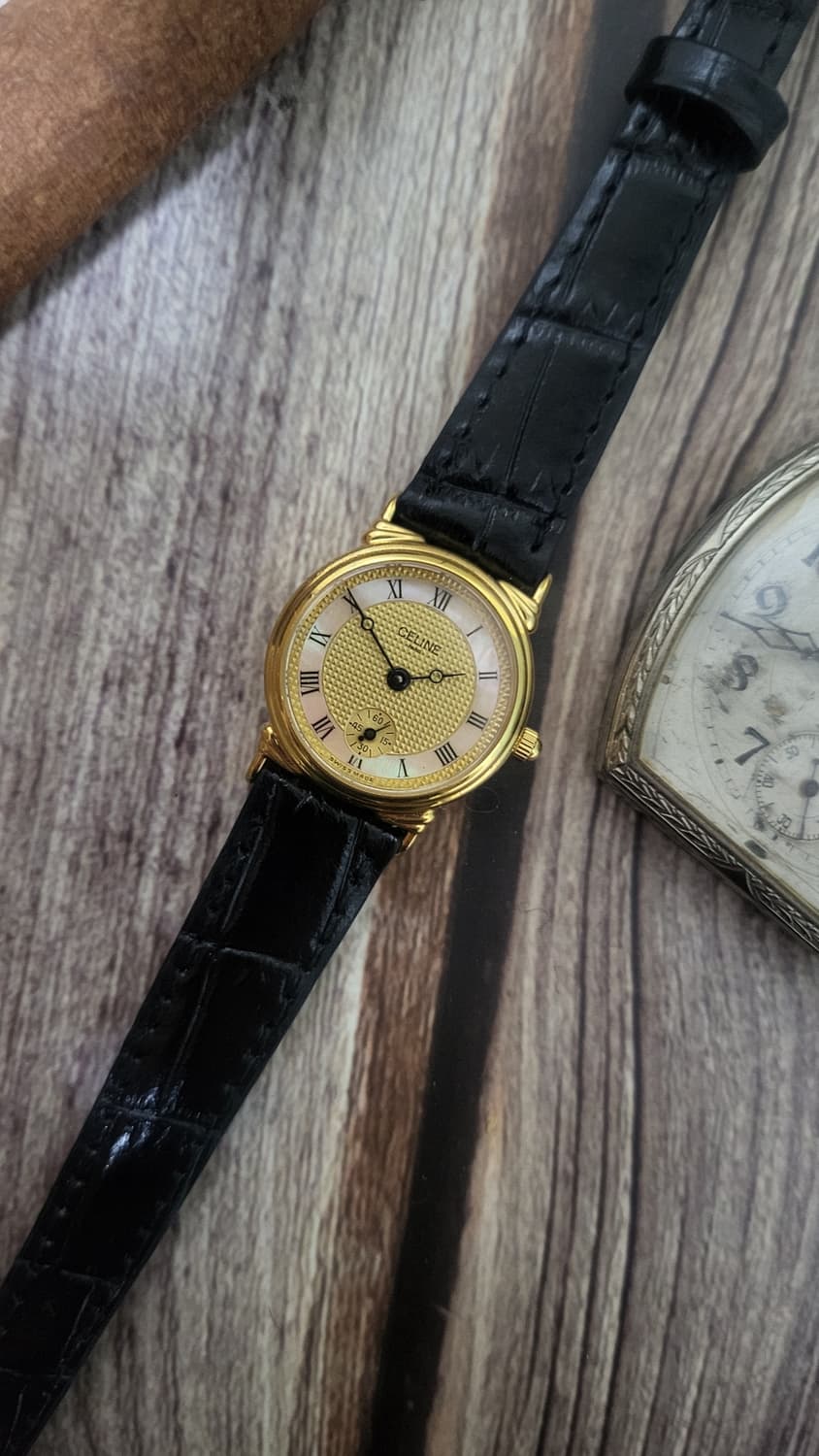 [연말세일]정품 셀린느 스몰 세컨즈 골드 쿼츠시계 상품이미지7
