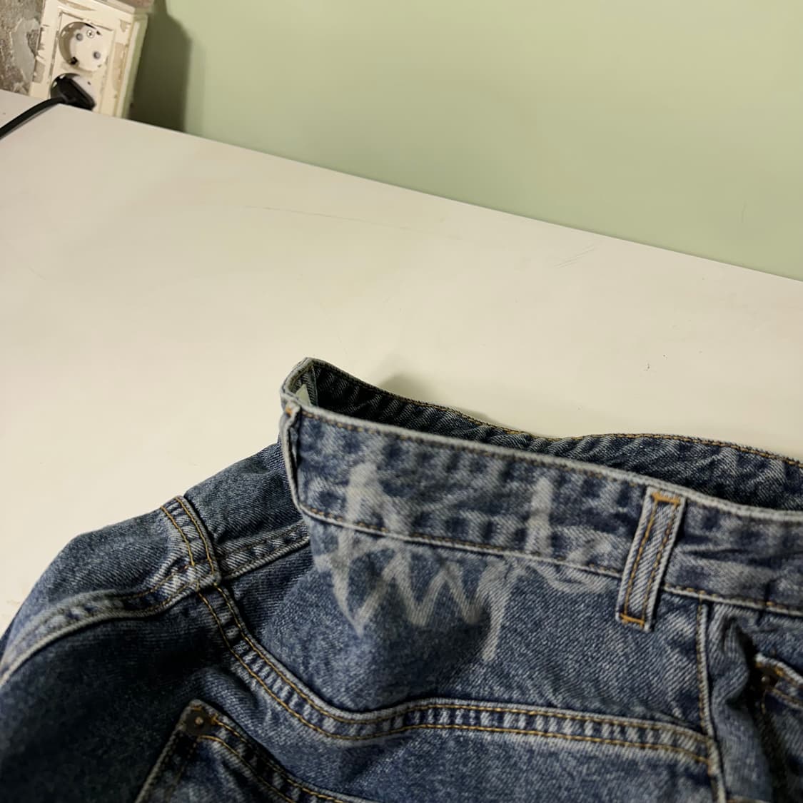 M 피지컬에듀케이션 와이드 스트레이트핏 녹워싱 데님팬츠 상품이미지2