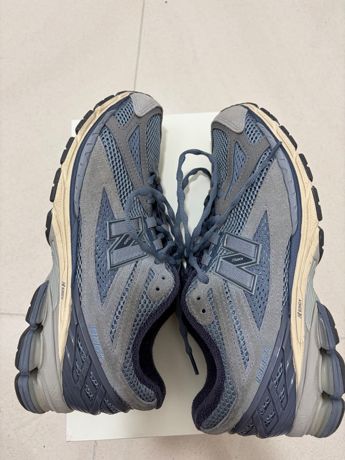 뉴발란스 x 오라리 1906R 플린트스톤 10.5사이즈(285) 상품이미지5