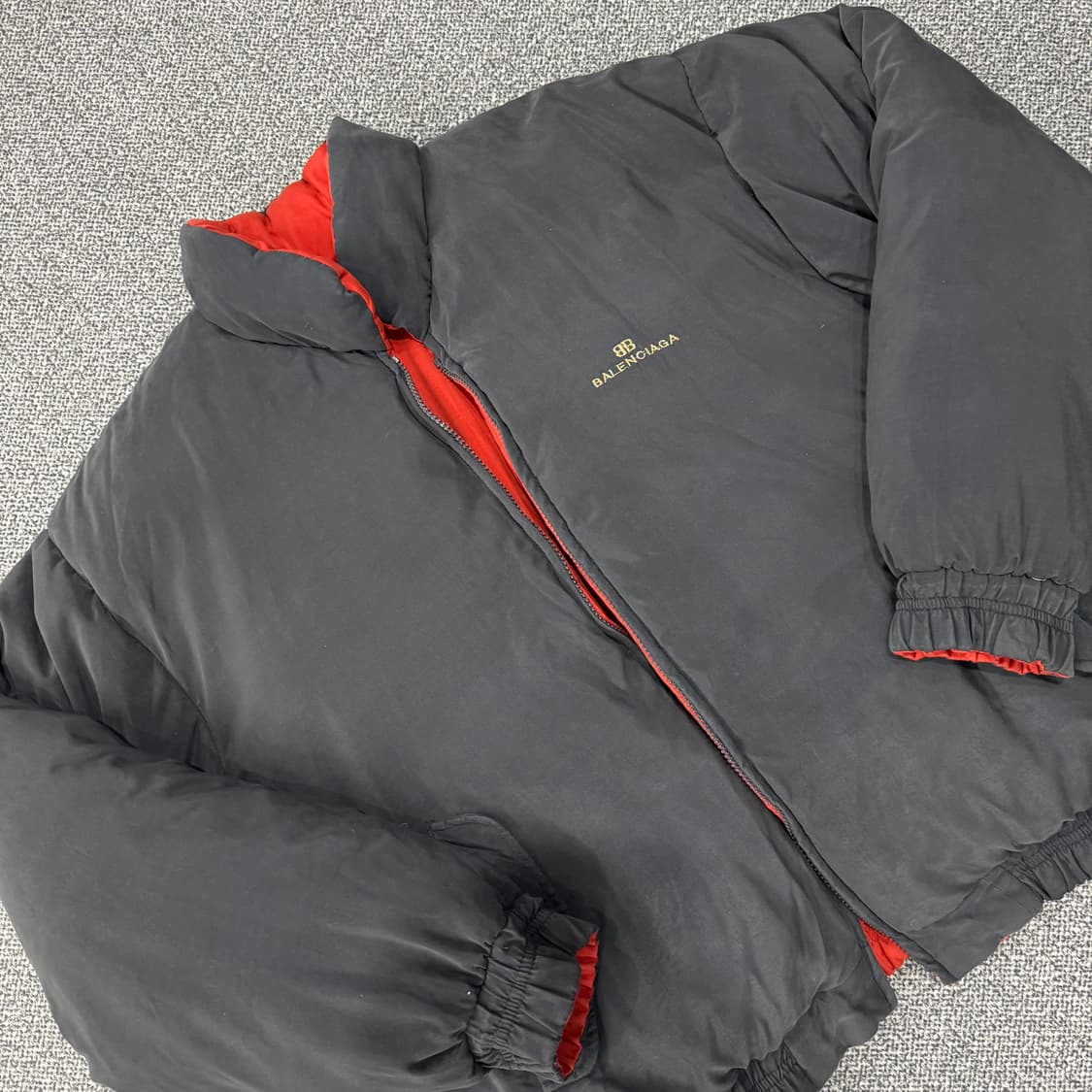 발렌시아가 90s 리버시블 오리털 패딩 상품이미지3