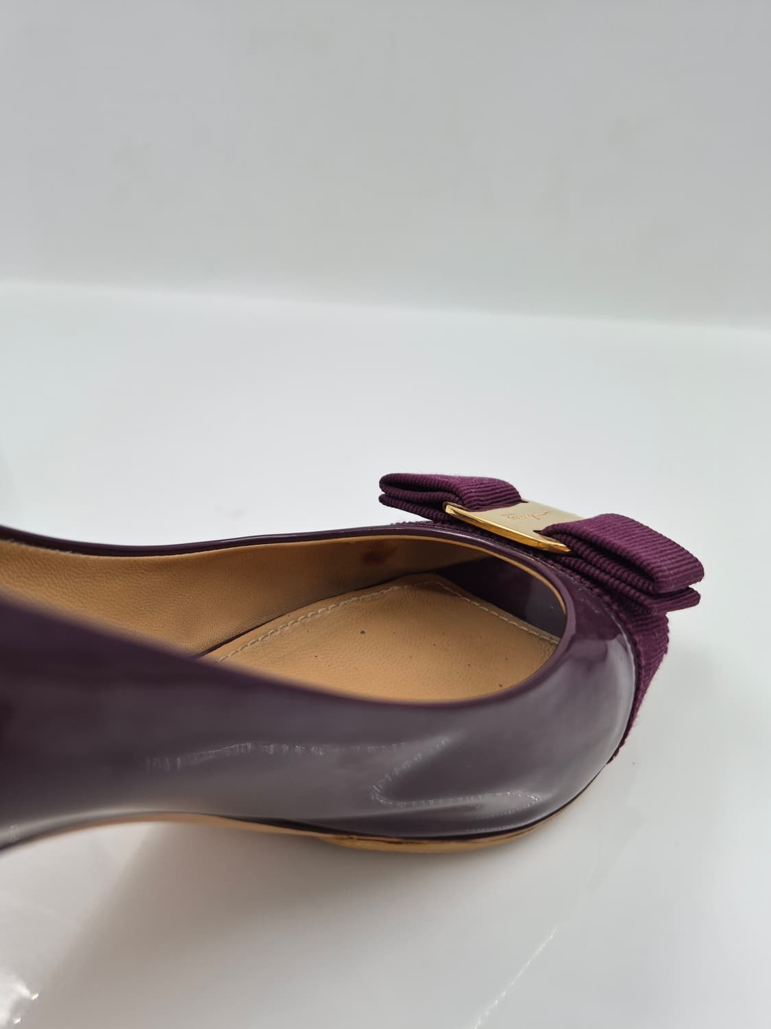 페라가모 보우 페이던트 오픈토 펌프스 상품이미지9