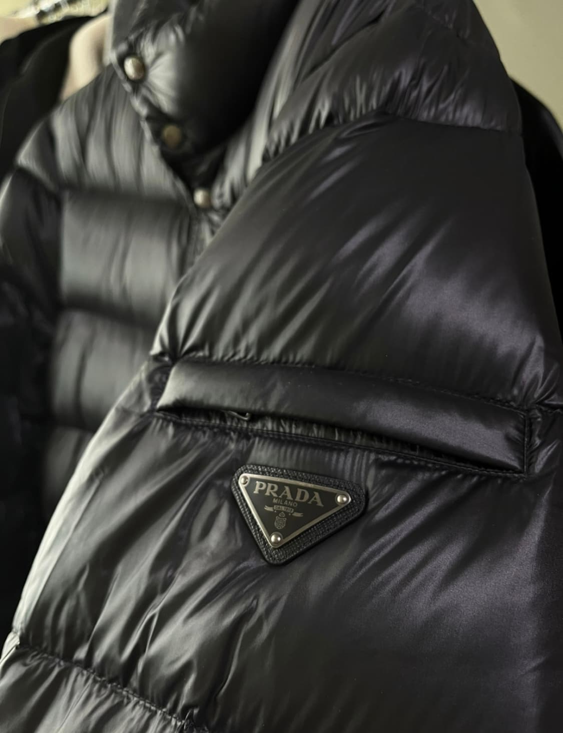 [54] 프라다 남성 패딩 블랙 54 상품이미지2