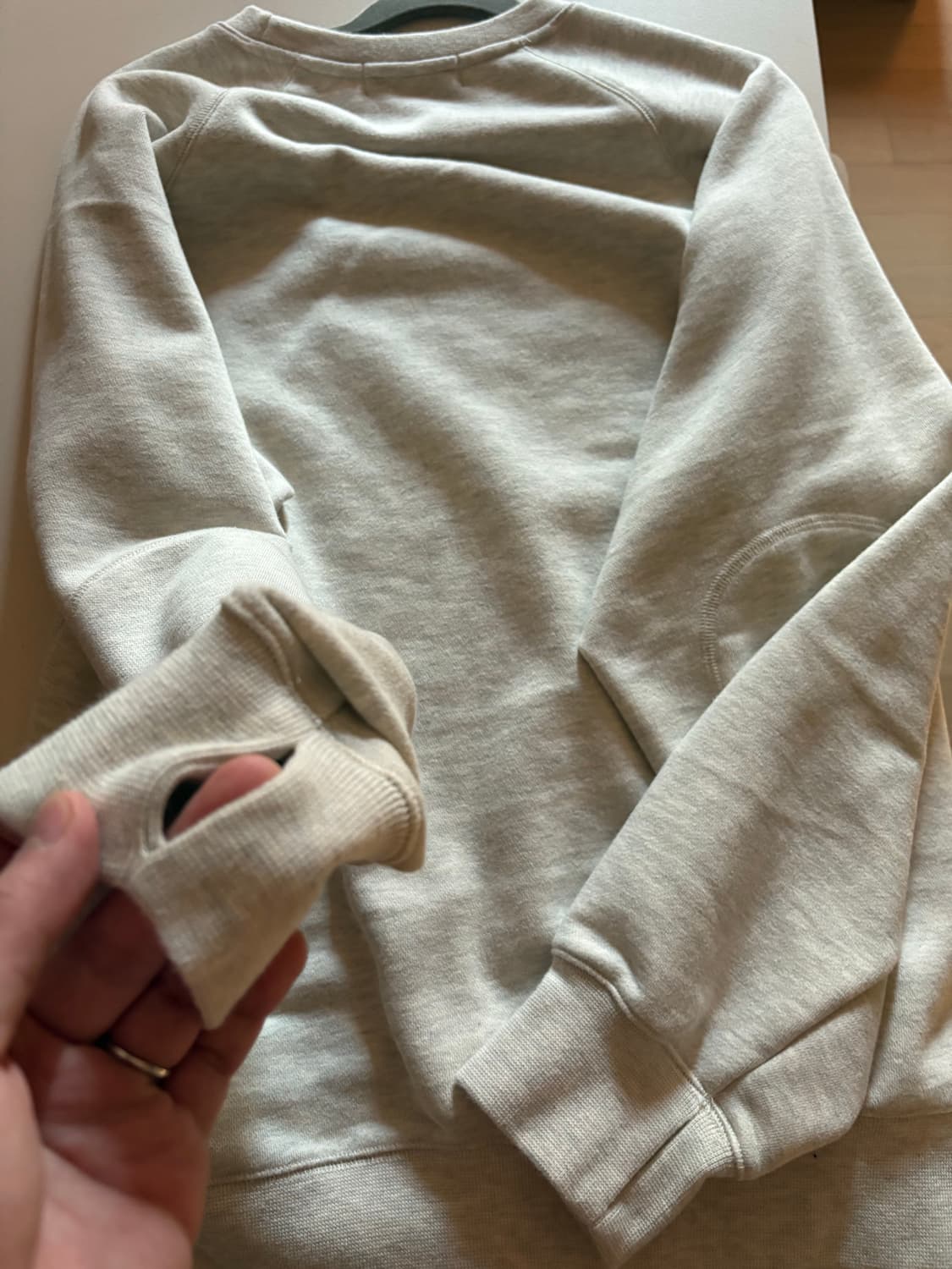 로고 자수 엘보우 패치 맨투맨 상품이미지2